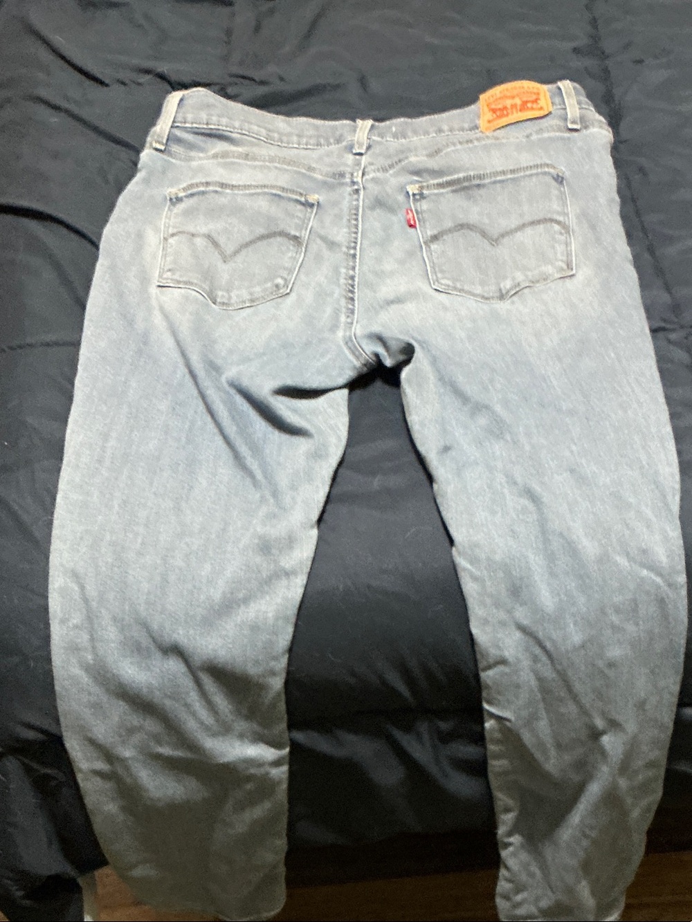 Women’s Levi’s 311shaping skinny jeans. Used but very good condition
